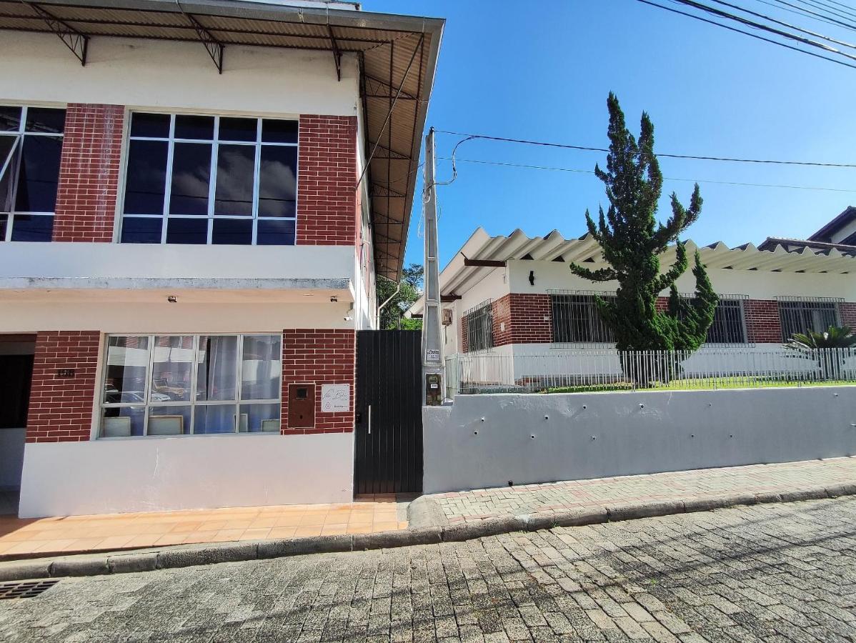Villa Bilac 06 - Amplo Studio Proximo A Vila Germanica บลูเมเนา ภายนอก รูปภาพ